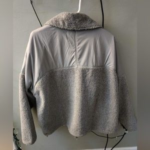 Women’s XXL Under Armor jacket.